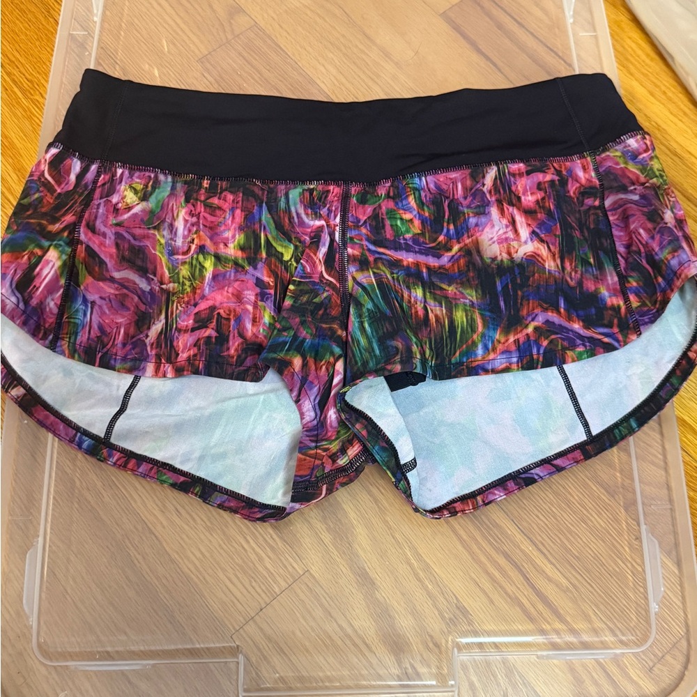 Lululemon Speed Up LR Short - 2.5” Size 6